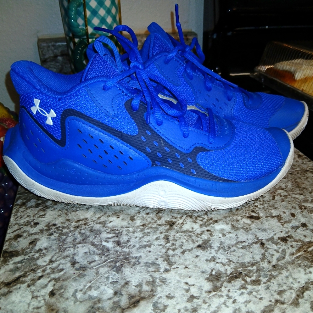 Under Armour Youth Boys Basketball Sneakers
